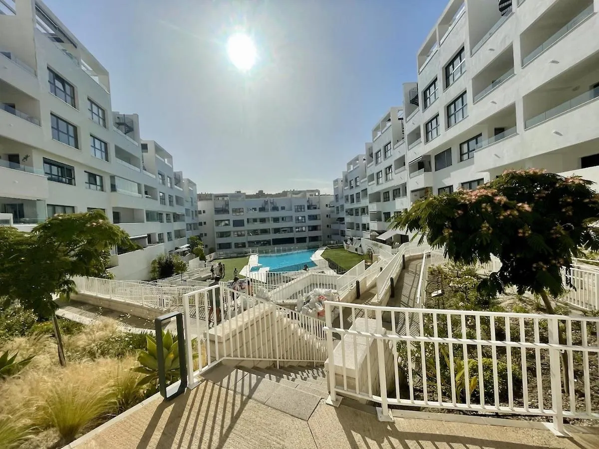 アパート Downtown Estepona, Pool And Beach スペイン